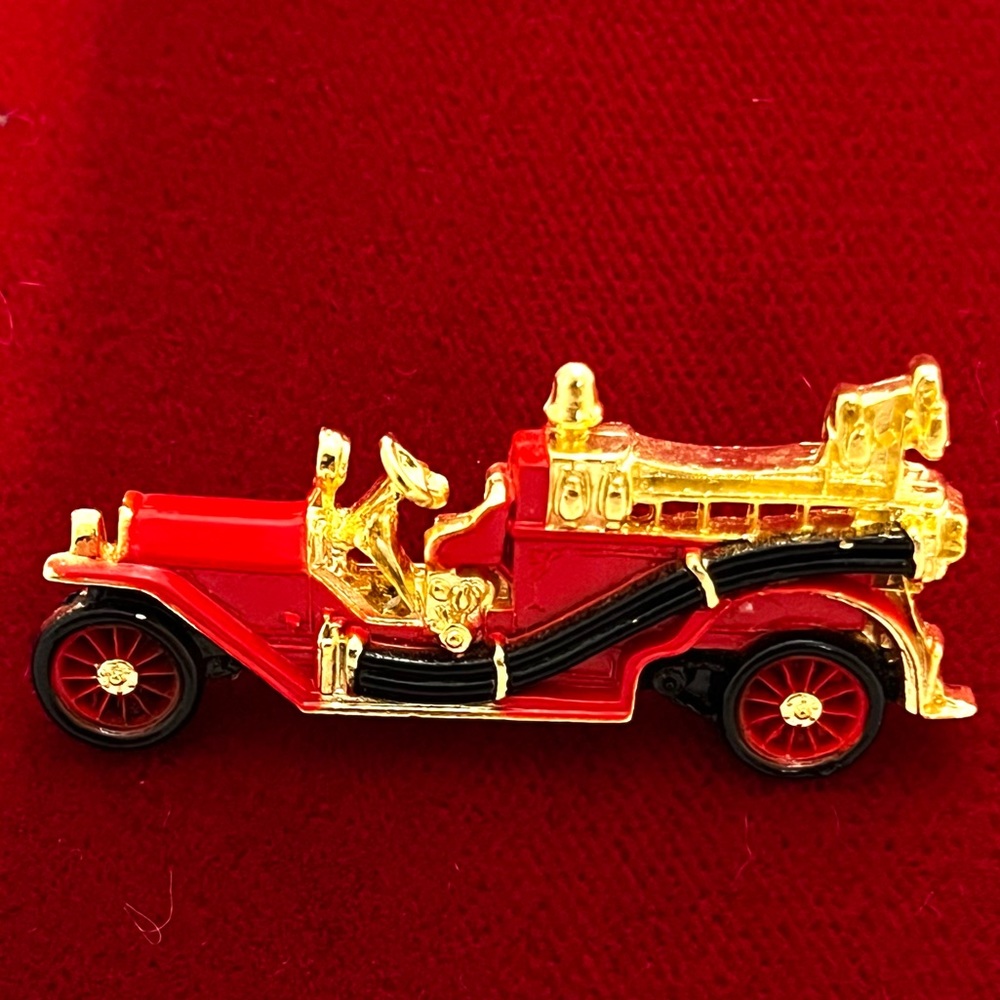 Vintage Fire Truck Brooches - Picture 6 of 12